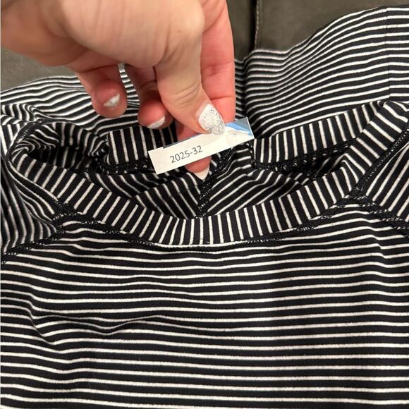 Lululemon Long Sleeve​ - Picture 6 of 6